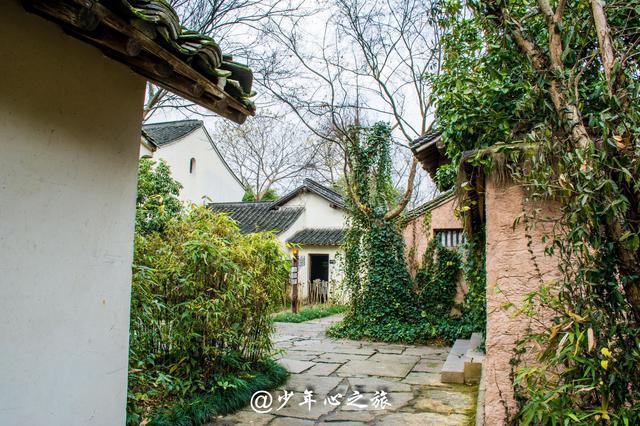 中信银行长沙分行联合湖南省金融工会开展“万福迎春”写春联、送祝福活动