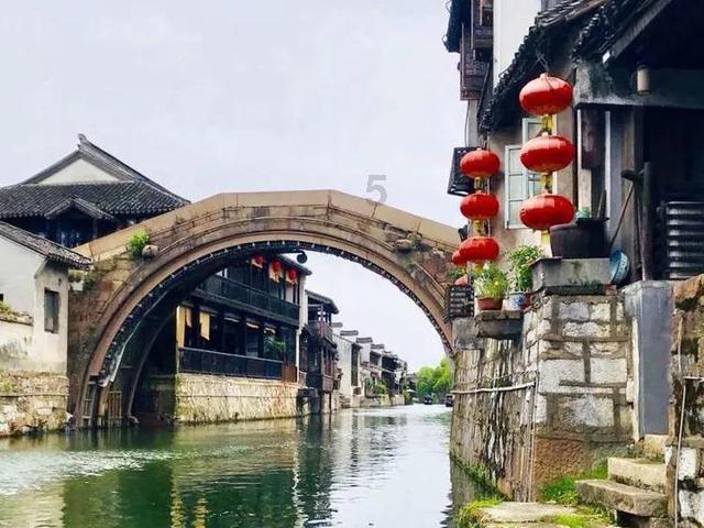 握稳闸把，为梦想风雨兼程